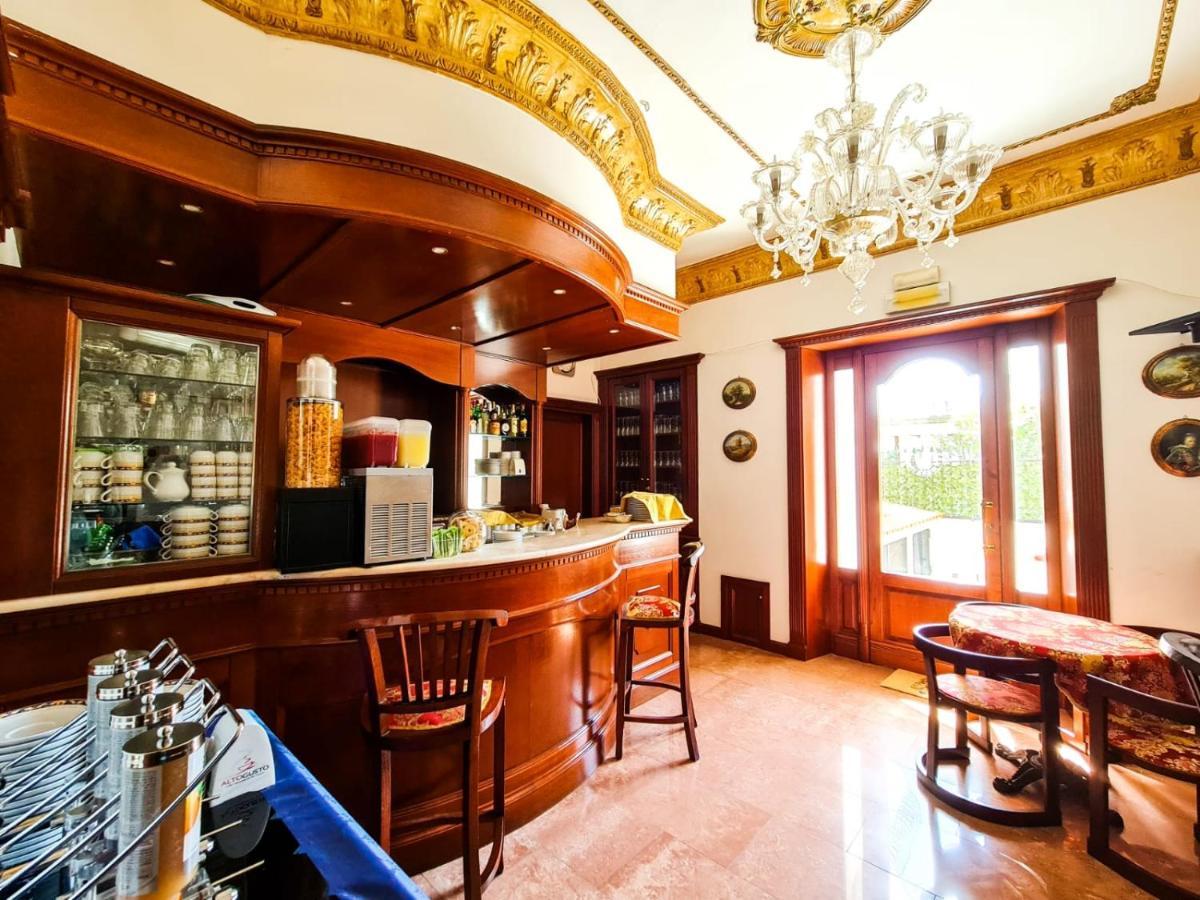 Euro Hotel Iglesias Eksteriør billede