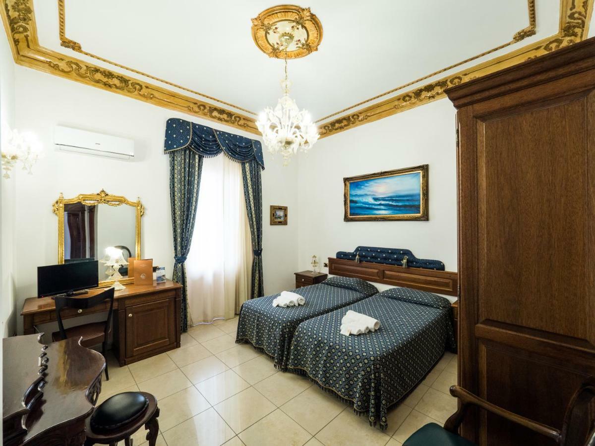 Euro Hotel Iglesias Eksteriør billede
