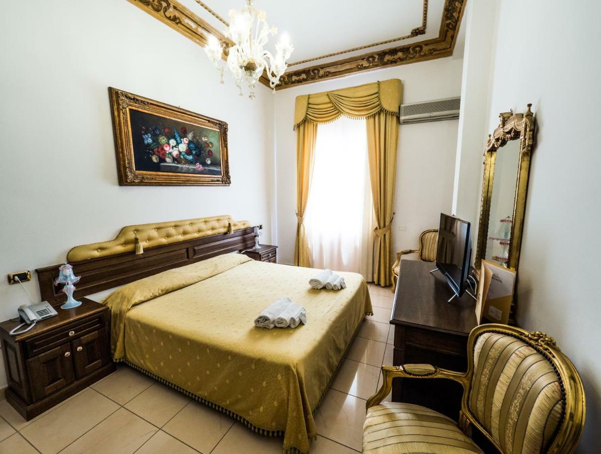 Euro Hotel Iglesias Eksteriør billede